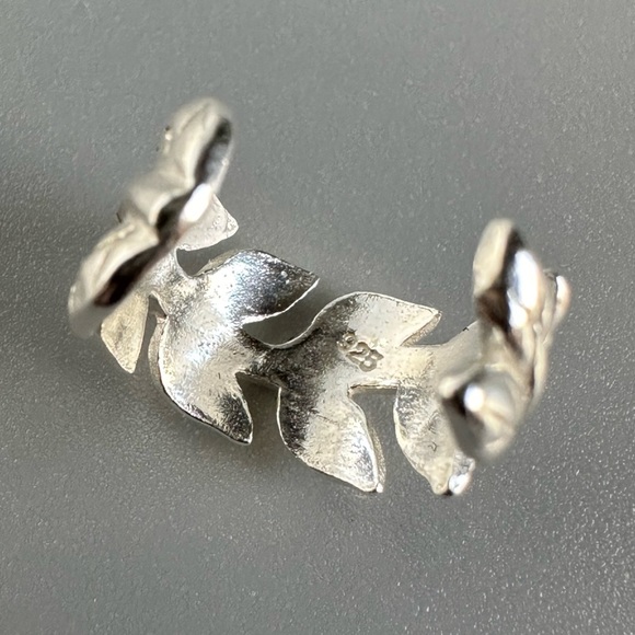 Sterling Silver Classic Leaf Cuff - Picture 6 of 9